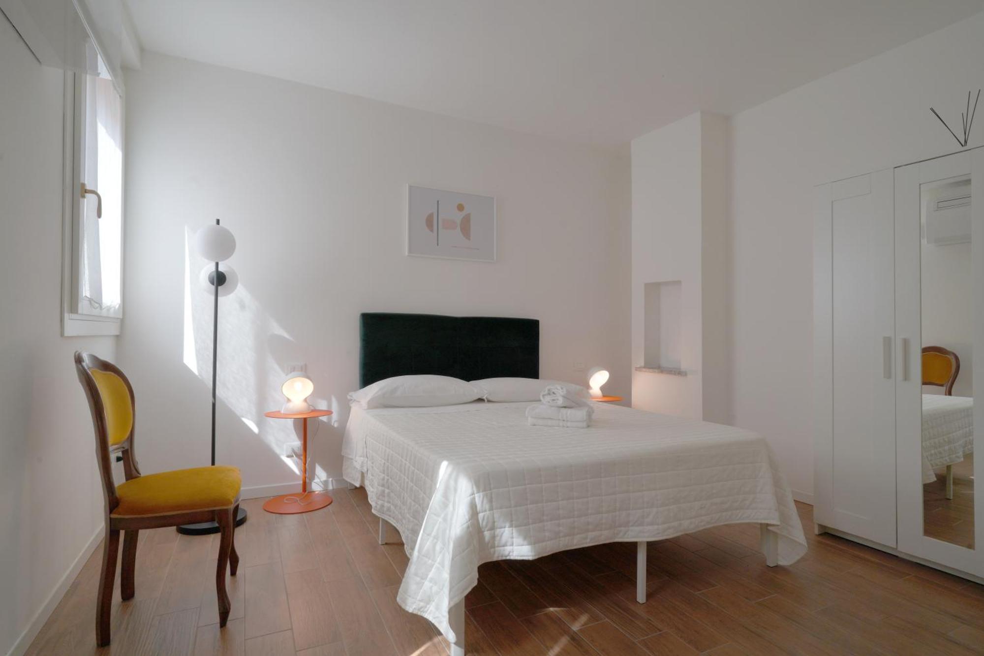 With Court Center Historical Center Apartment Venice